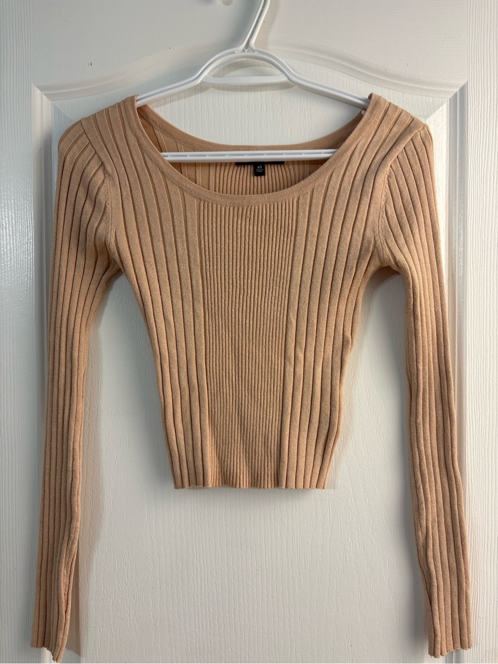 Kendall & Kylie Ribbed Long-Sleeve Scoop Crop Top - Tan
